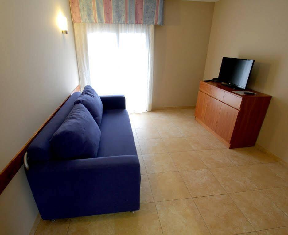 Aparthotel Iceberg Sant Julia de Loria Exterior photo